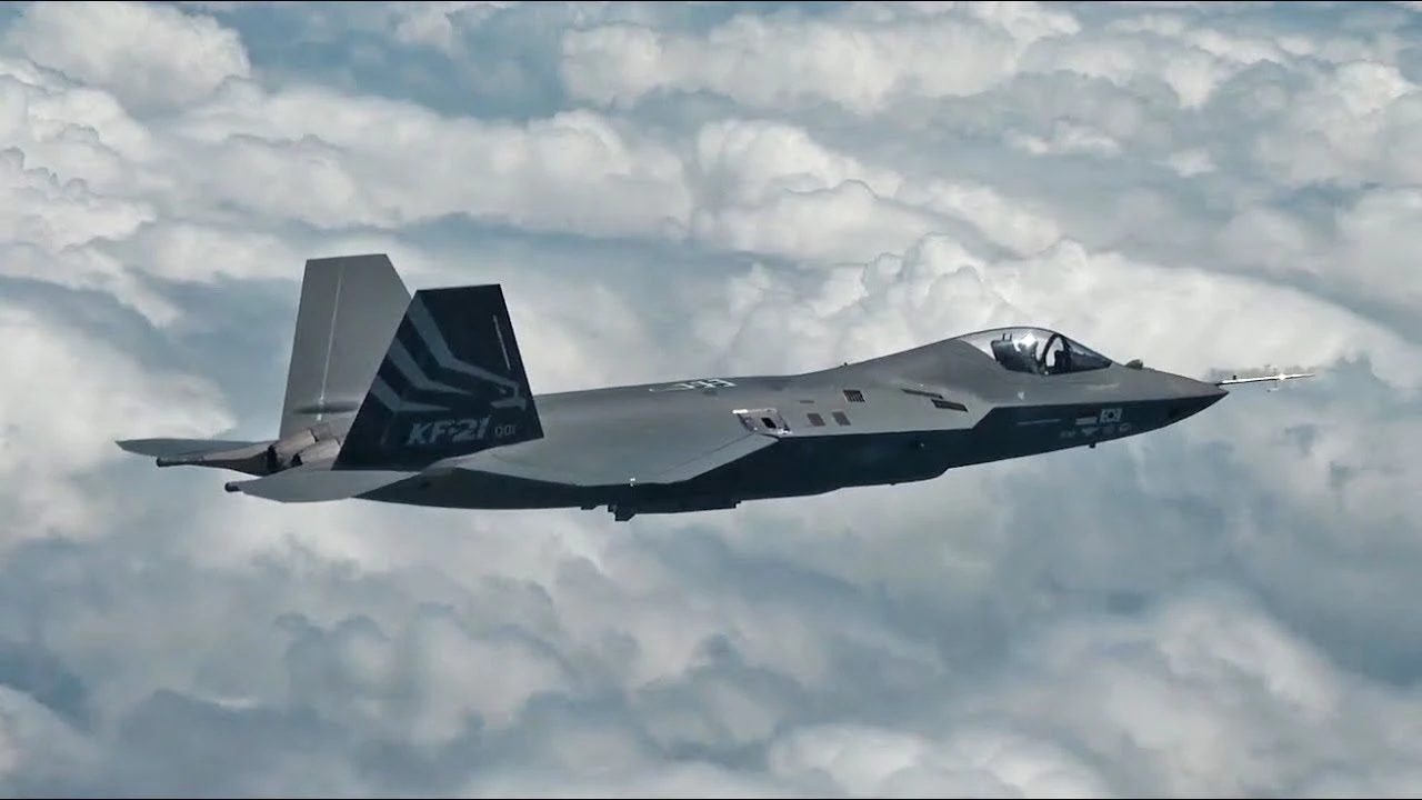 KAAN'ın rakibi KF-21 üretimde frene bastı! Yarı yarıya düşürüldü - 1. Resim