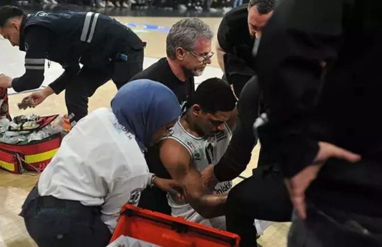 Beşiktaşlı yıldız oyuncudan korkutan haber! Bilinç kaybı yaşadı - 1. Resim