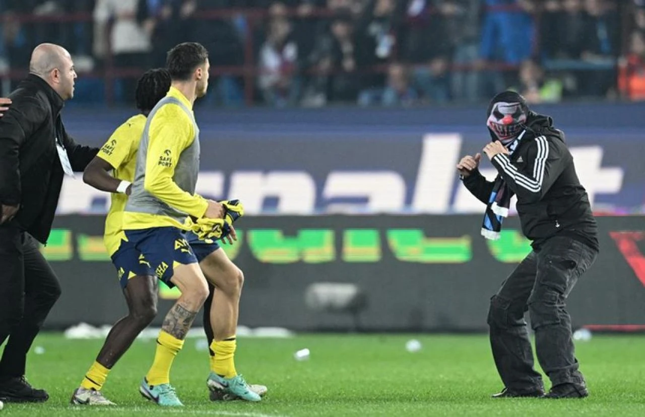 Fenerbahçe camiası ligden çekilme kararını verdi! Top artık Ali Koç'ta - 1. Resim