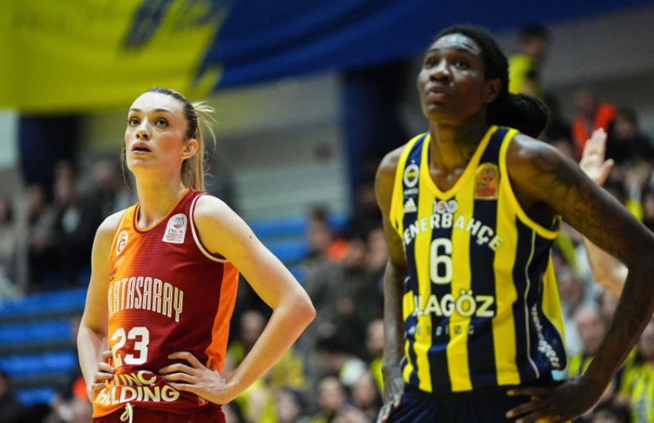 Fenerbahçe'den Galatasaray'a 33 sayı fark