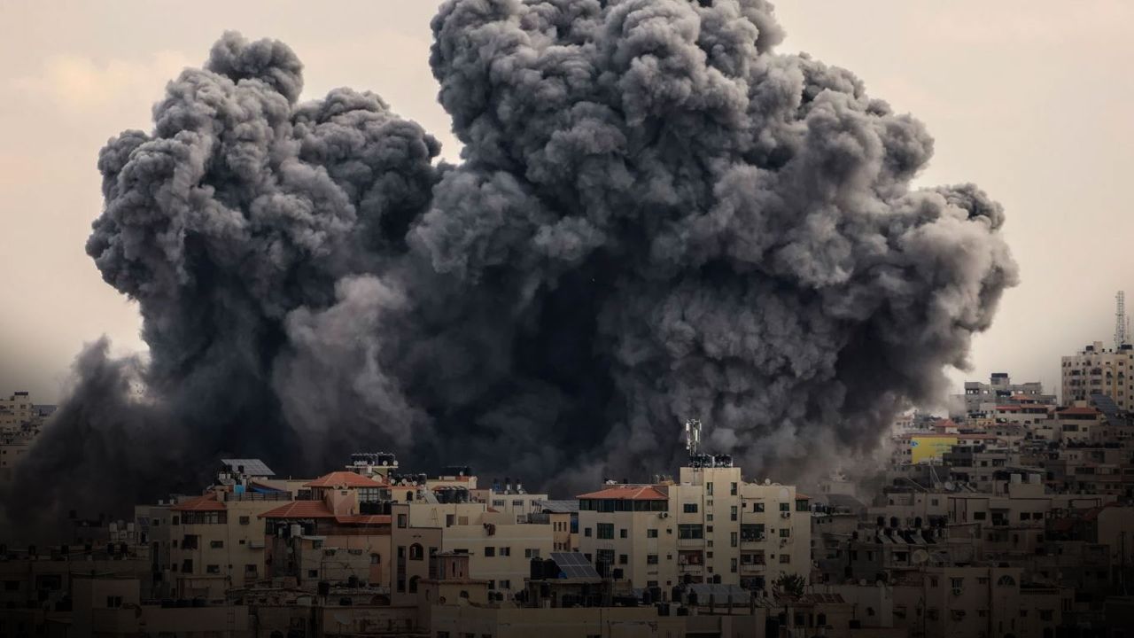 İsrail, Gazze’de 3 noktaya saldırdı: Çok sayıda ölü var