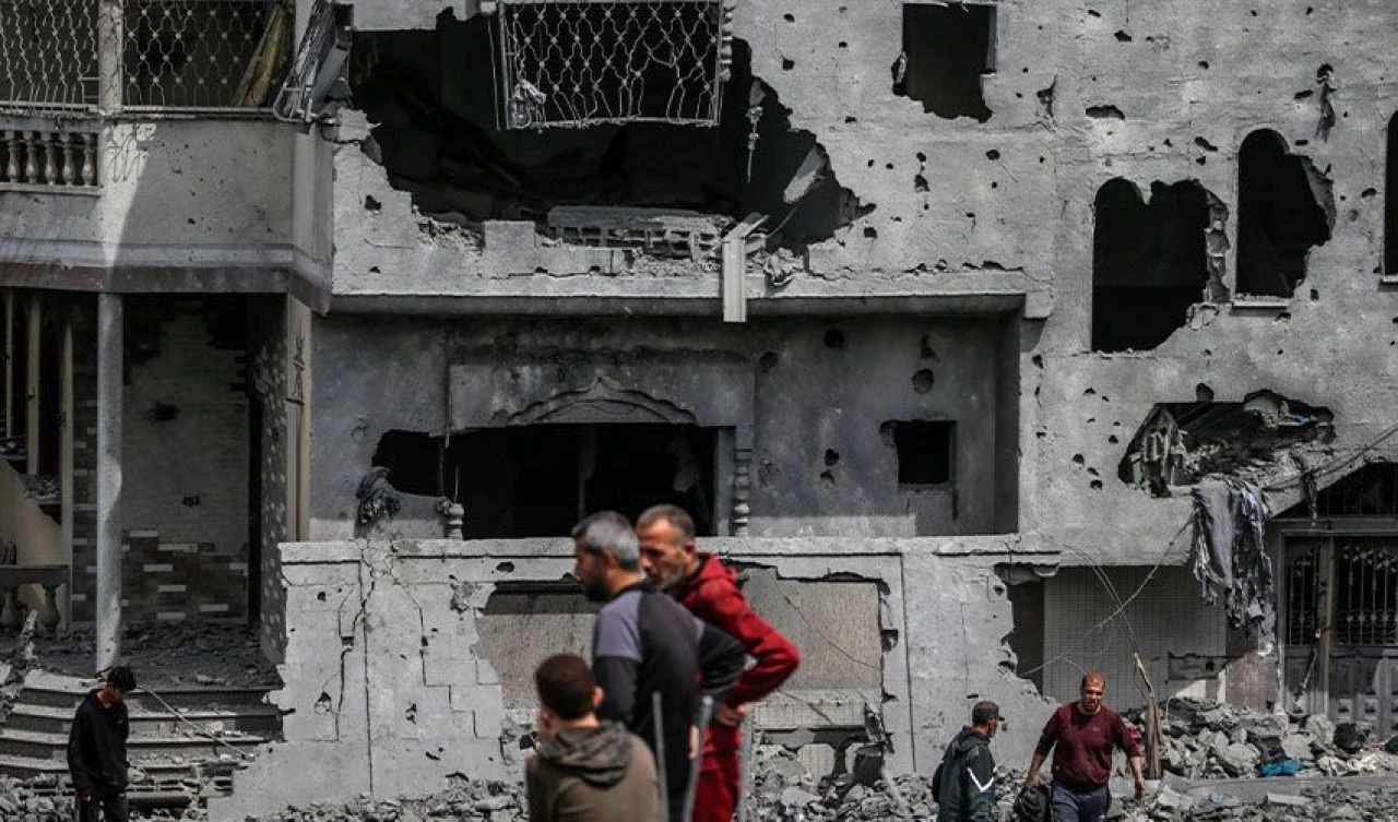 İsrail, Gazze’de 3 noktaya saldırdı: Çok sayıda ölü var - 1. Resim