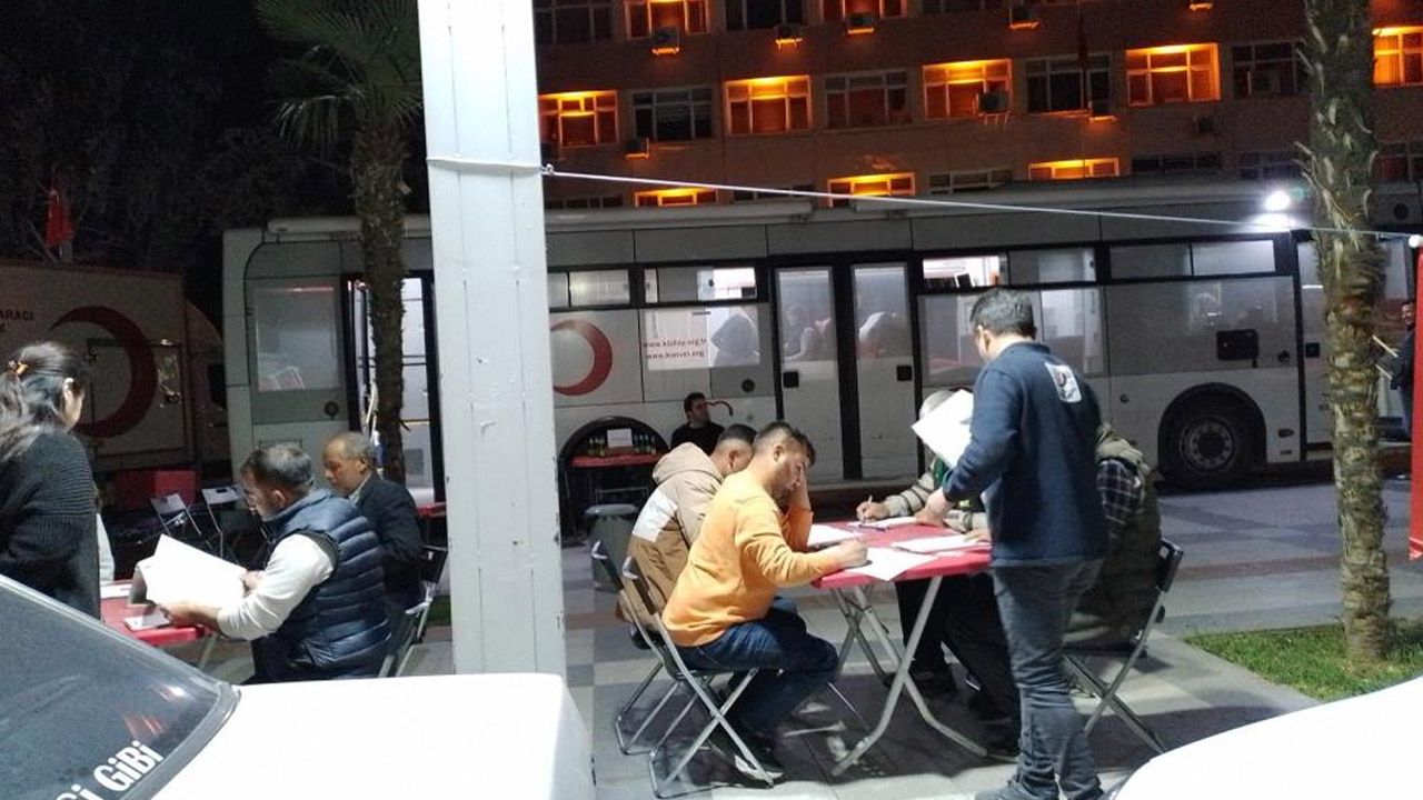 Kızılay&#039;dan iftardan sonra kan bağışı kampanyası! 