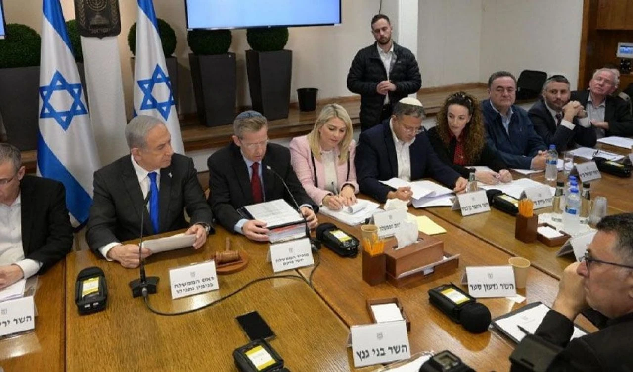 Savaş Kabinesi'nde çatlak büyüyor! Netanyahu ve Gantz anlaşamıyor - 2. Resim