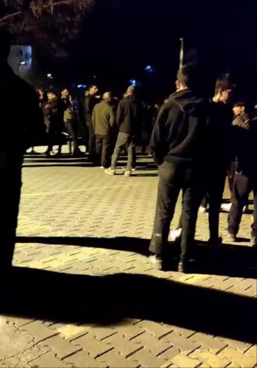 Diyarbakır'da ortalık karıştı! İki aile birbirine girdi! Yaralılar var - 1. Resim