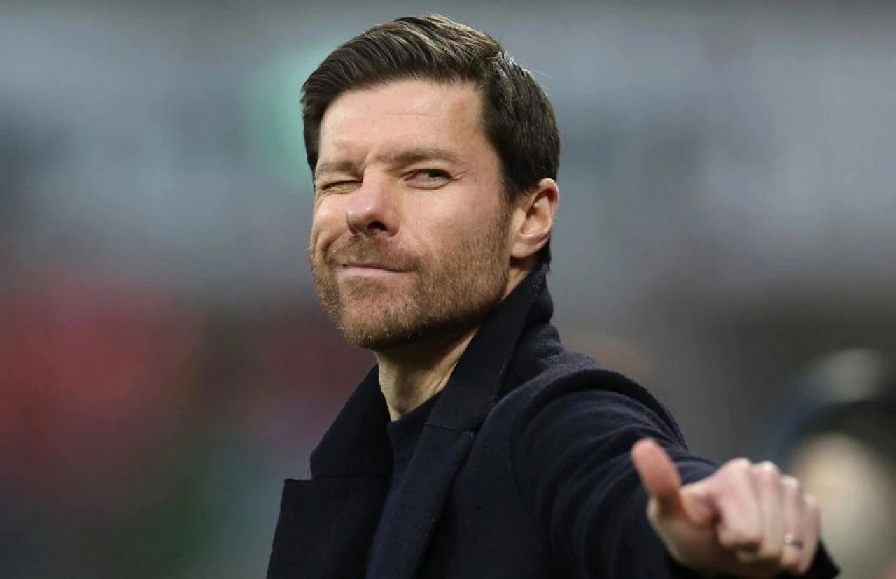 Xabi Alonso gelecek sezon hangi takımı çalıştıracağını açıkladı - 1. Resim