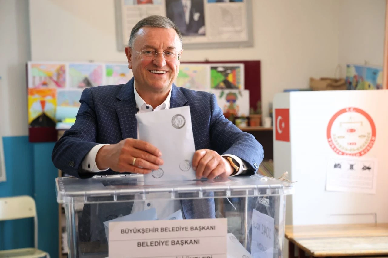 Hatay'da kazanan AK Parti adayı Mehmet Öntürk oldu: Hatay el değiştirdi