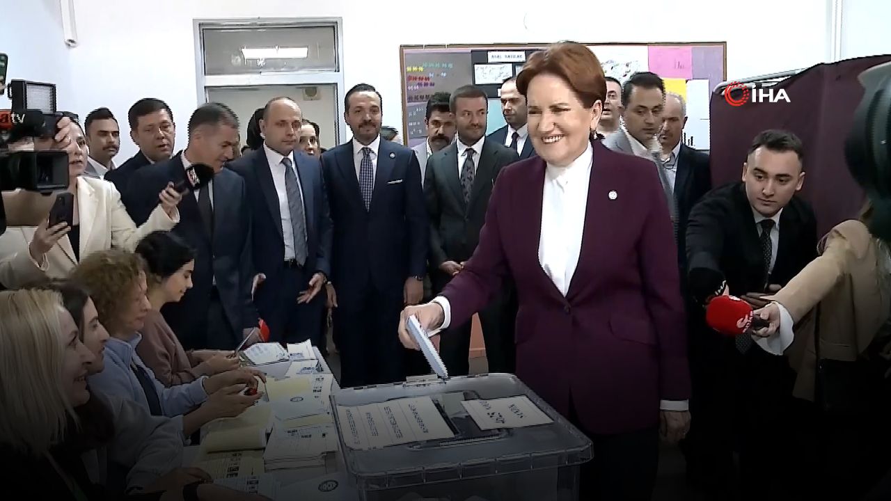 İYİ Parti lideri Meral Akşener, Ankara&#039;da oyunu kullandı