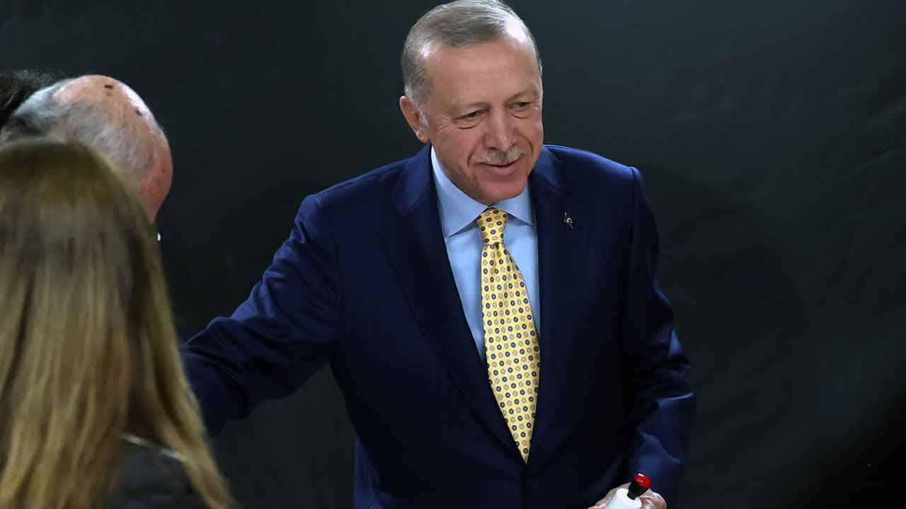 Oy verme işlemi sona erdi Cumhurbaşkanı Recep Tayyip Erdoğan'dan çağrı geldi