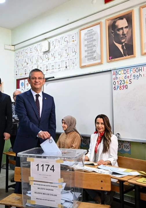 Özgür Özel'in sandığından açık ara farkla çıktı! - 1. Resim