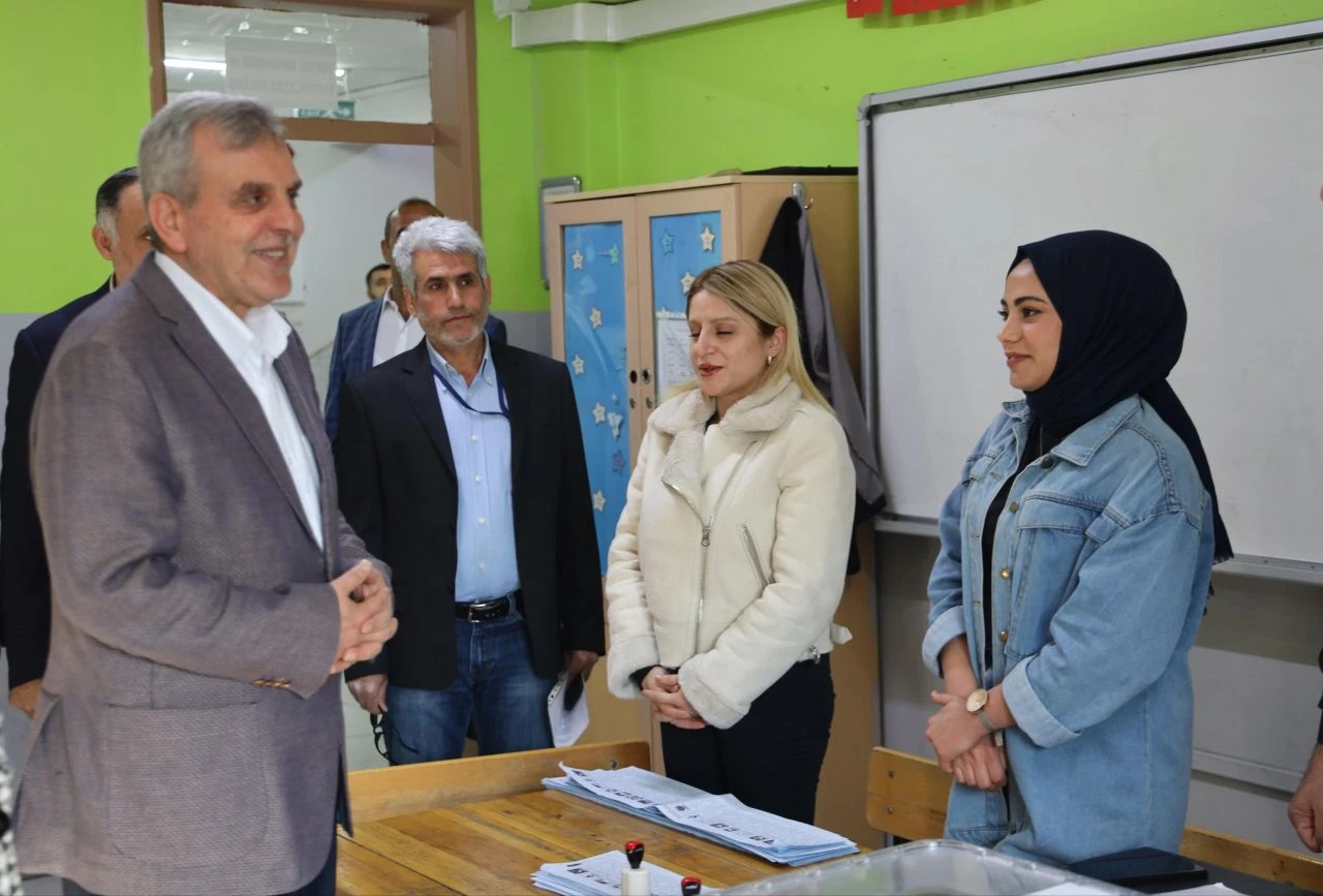 Şanlıurfa'da YRP sürprizi! Mehmet Kasım Gülpınar belediye başkanı oldu