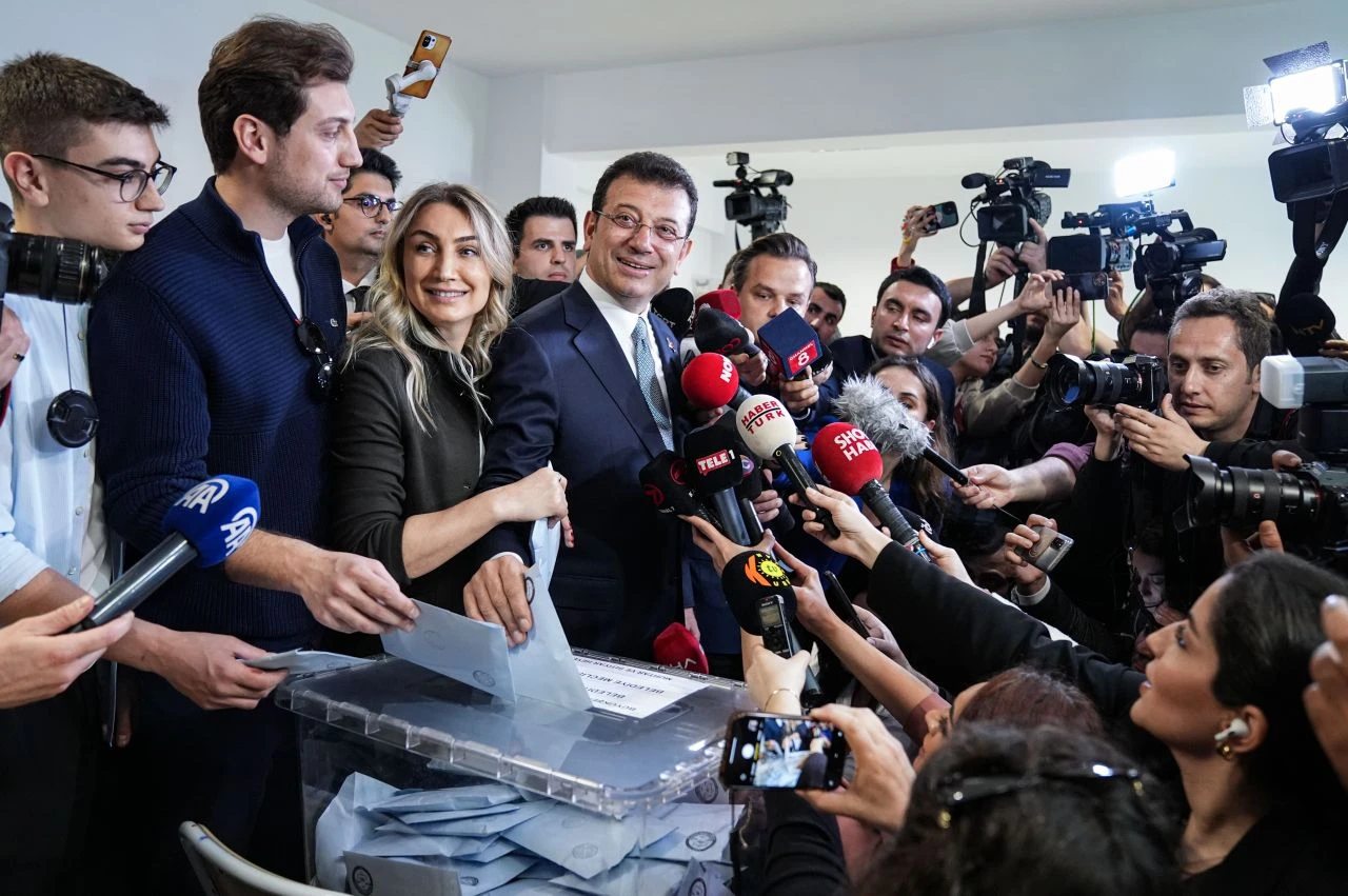 Siyasiler oylarını kullandı - 3. Resim