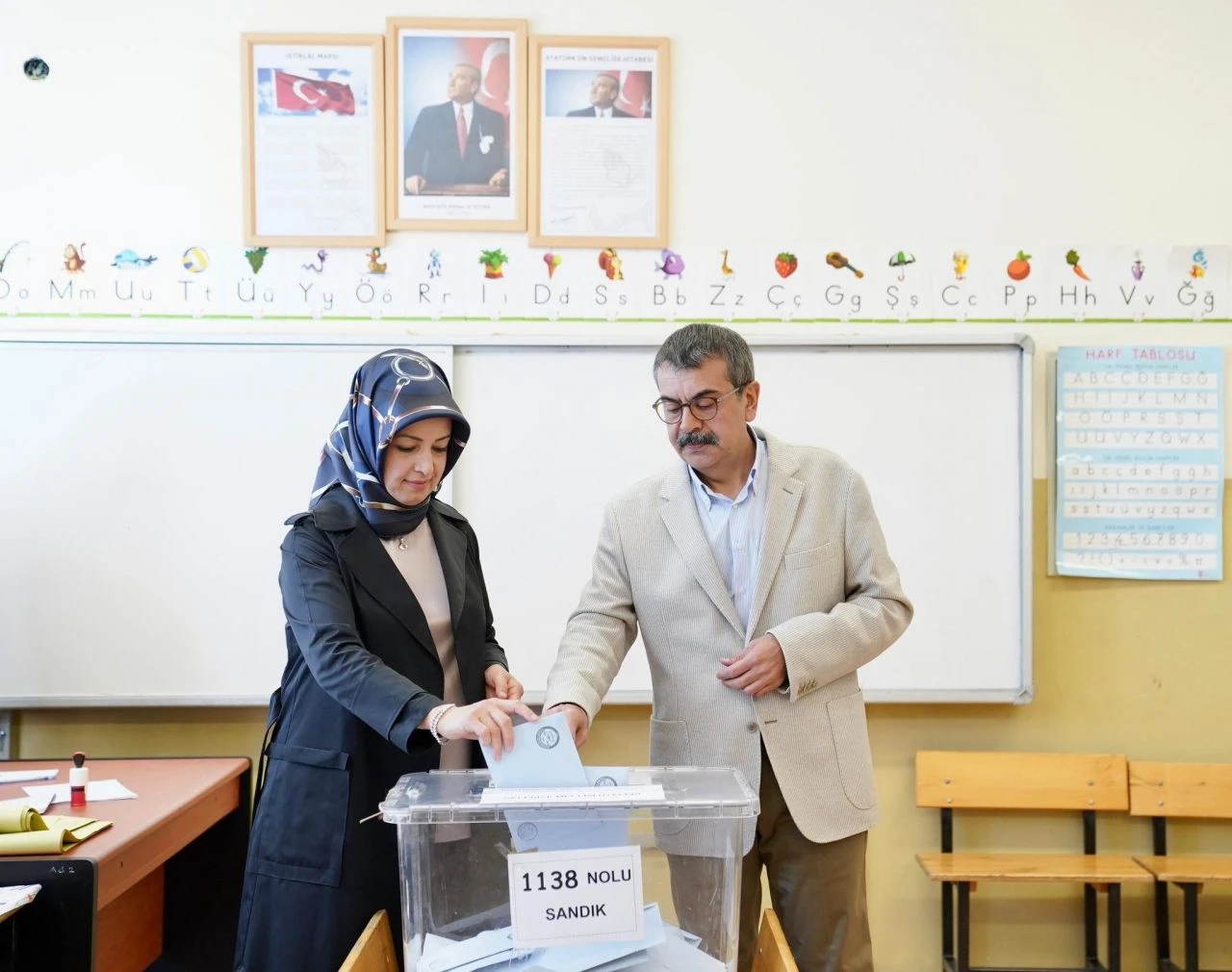 Siyasiler sandık başına gitti - 6. Resim