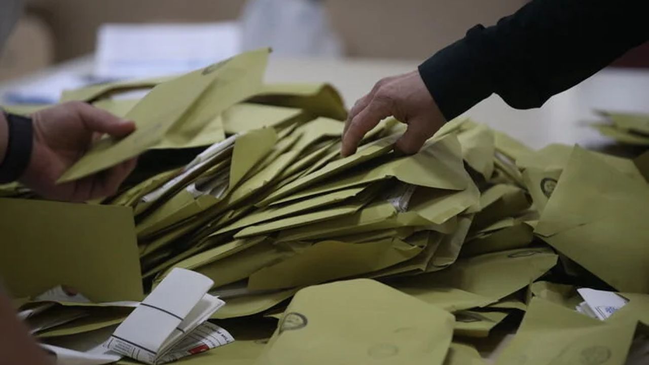 AK Parti&#039;nin yerel seçimlerde tekrar kazandığı illerin listesi