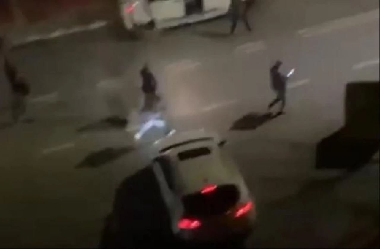 Arnavutköy’deki muhtarlık kavgasında silahlar konuştu: 2 yaralı 