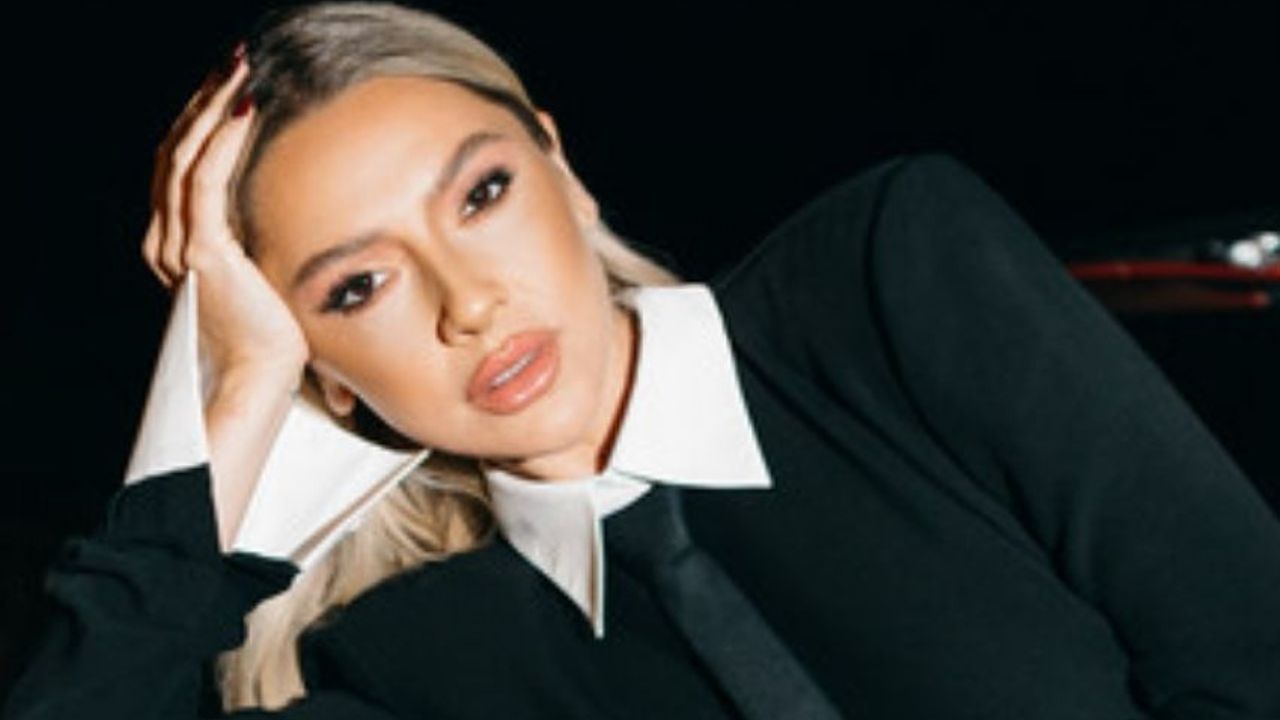 Hadise yeni yılda 3 anlaşma yaptı, servet kazandı