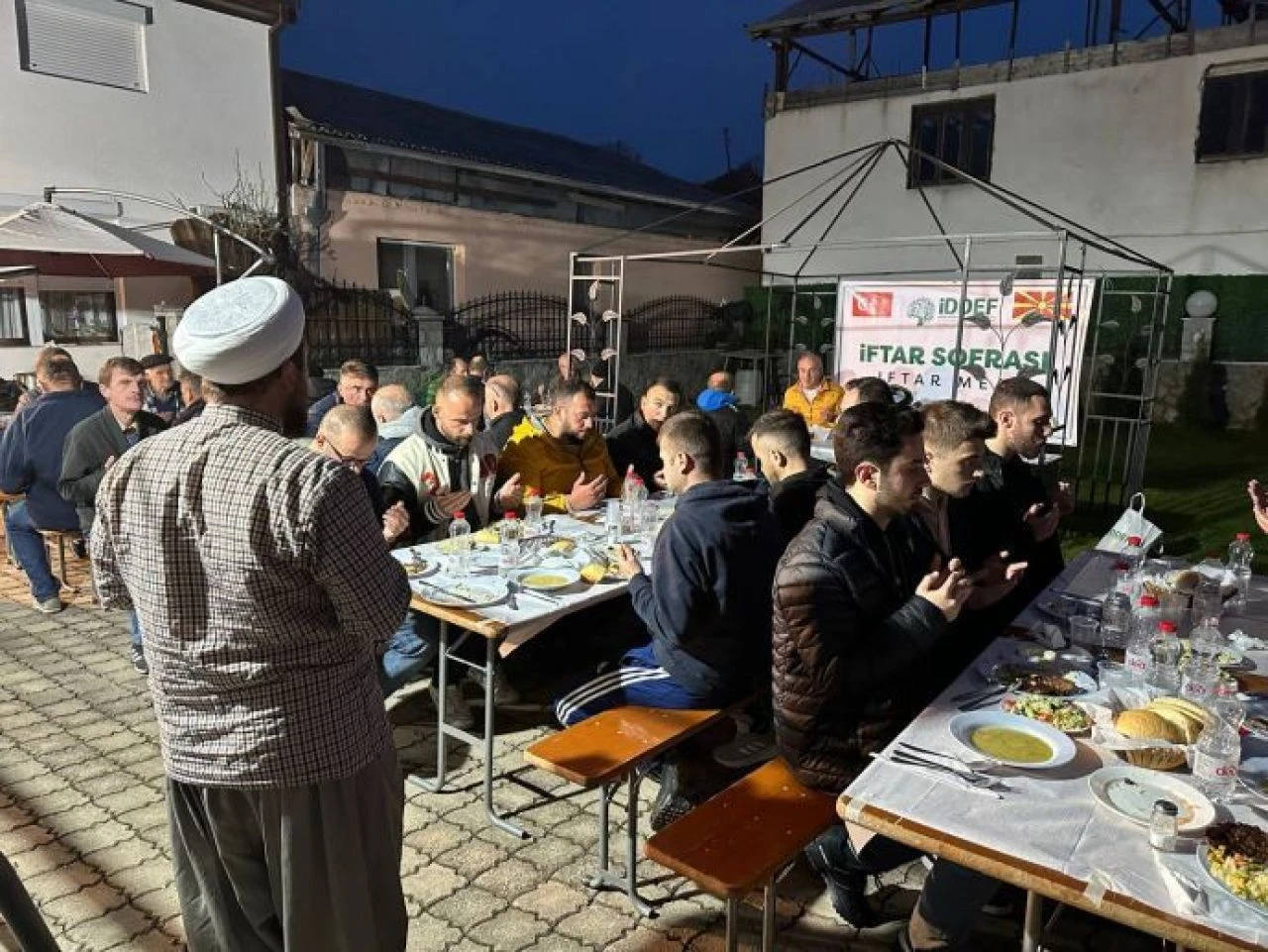 İDDEF, Türkiye dahil 32 ülkede iftar sofraları kuruyor