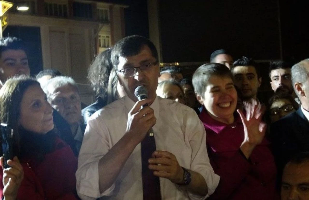 Kütahya ‘değişim’ dedi! Eyüp Kahveci yeni belediye başkanı oldu