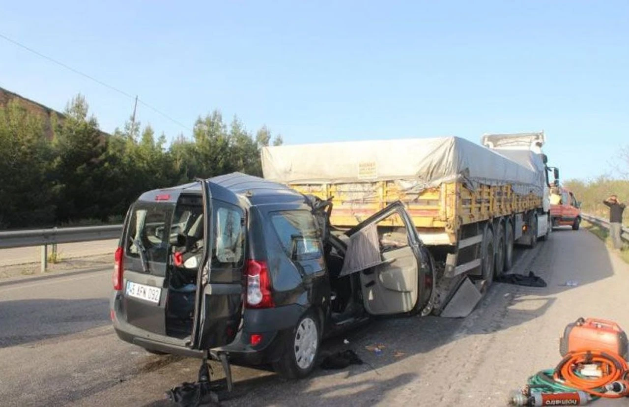 Manisa'da feci kaza: Bir aile yok oldu!