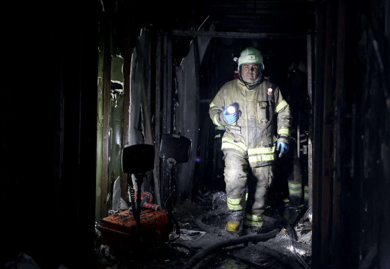 Beşiktaş'taki gece kulübü yangınından dehşete düşüren kareler!