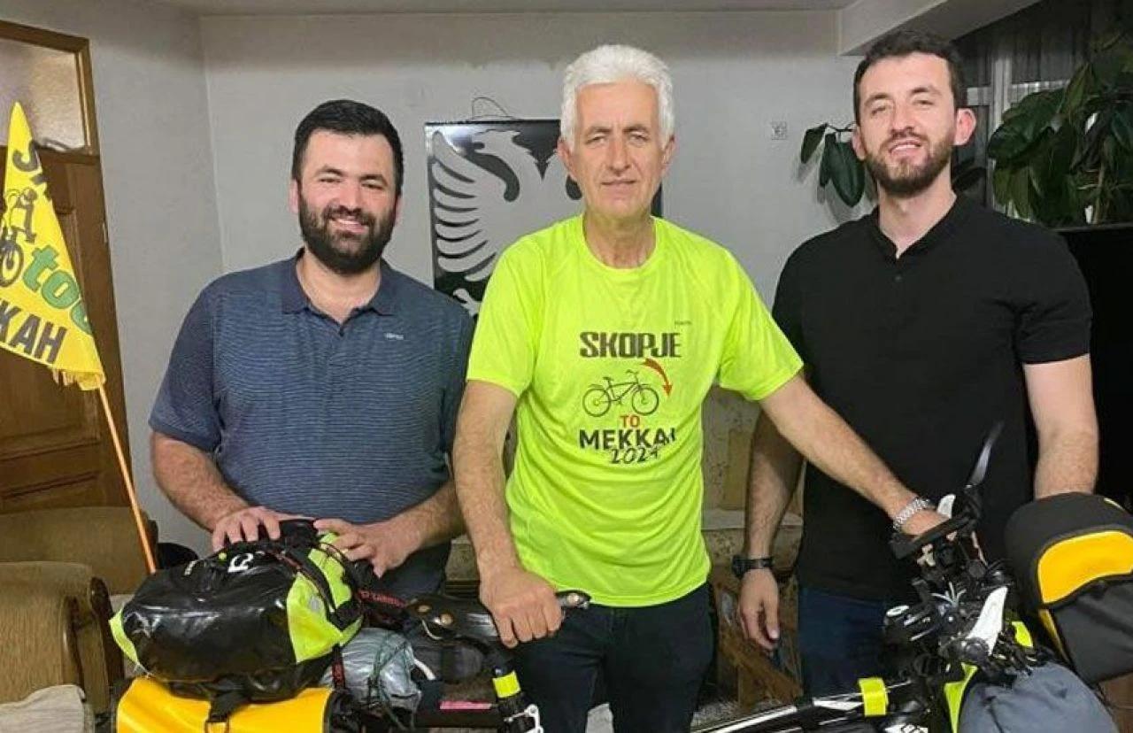 Makedonya'dan Mekke'ye bisiklet yolculuğu: Dua ve tekbirlerle karşılandılar! - 2. Resim