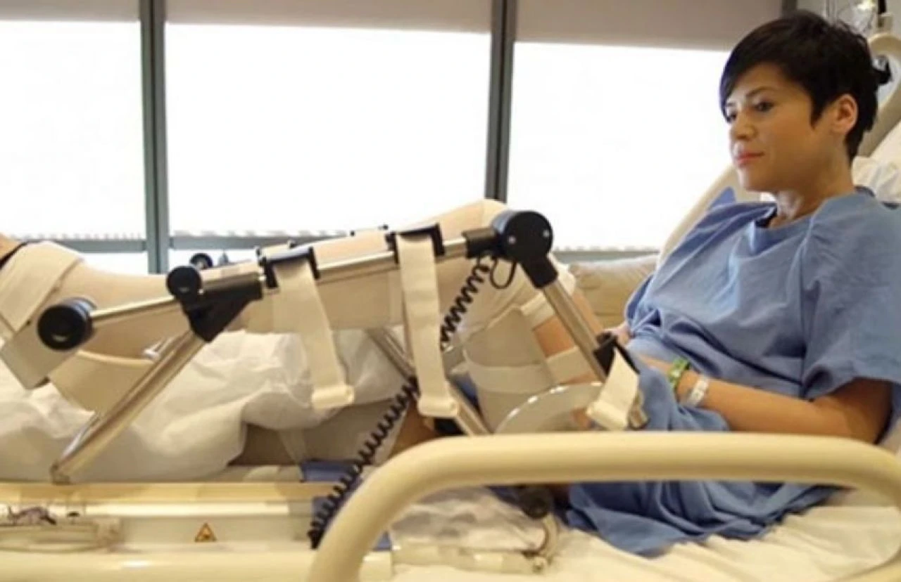 Acil ameliyata alınan şarkıcı Aydilge'den yeni haber geldi