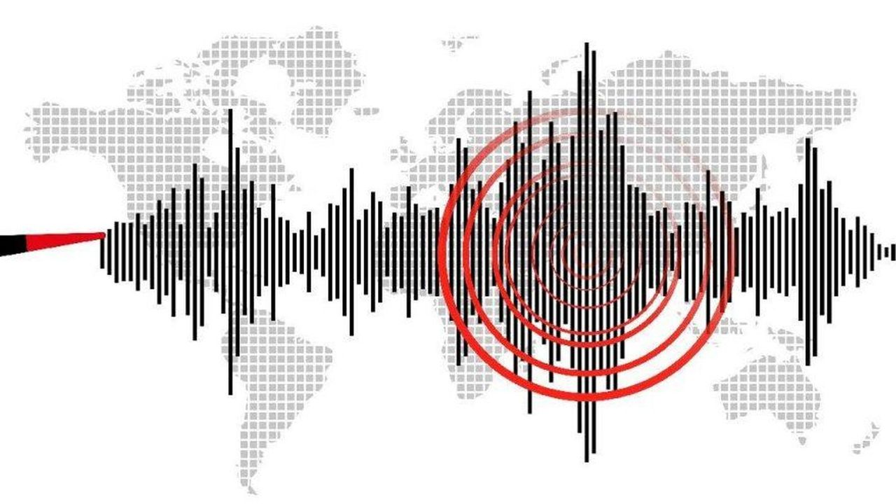 Akdeniz&#039;de Datça açıklarında deprem! Peş peşe sarsıntılar devam ediyor