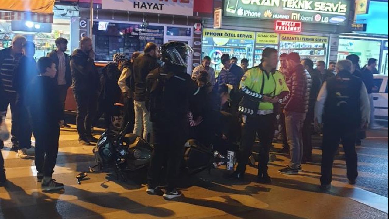 Ankara’da motosiklet yayaya çarptı: 2 yaralı