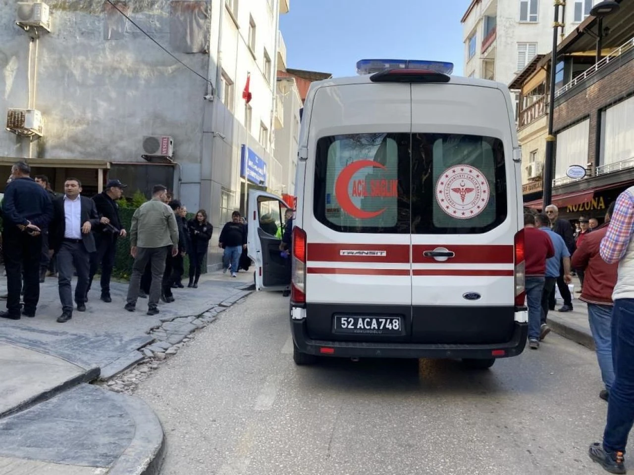 ATM'de sıra bekleme kavgasında silahlar konuştu - 2. Resim
