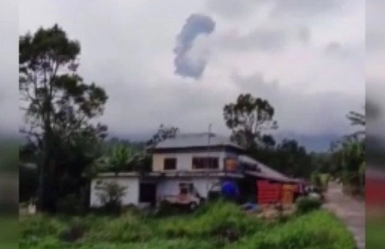 Endonezya'da yanardağı patladı, 7 köy külle kaplandı - 1. Resim