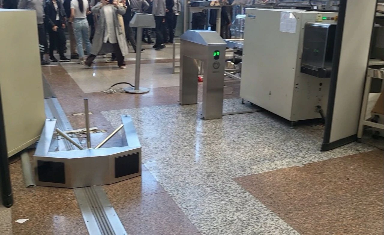 İstanbul'da izinsiz Van olaylarına müdahale: 100'ü aşkın gözaltı var - 1. Resim