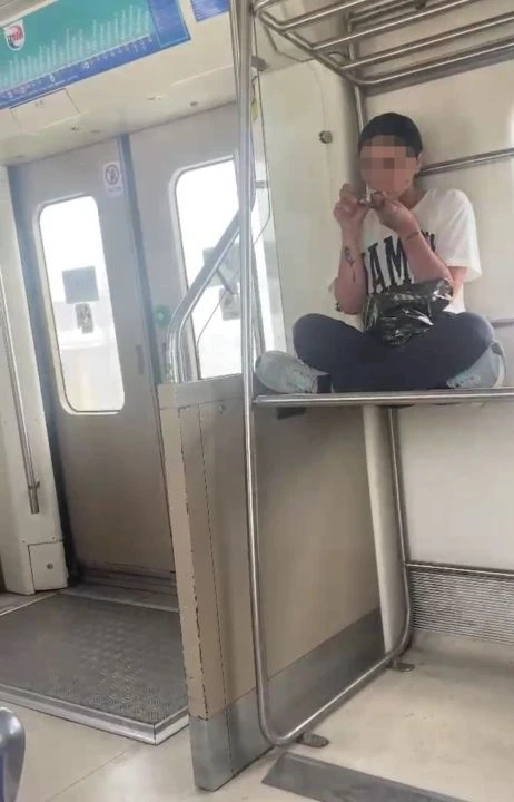 İZBAN'da uyuşturucu çekip taşkınlık çıkaran genç kız serbest kaldı