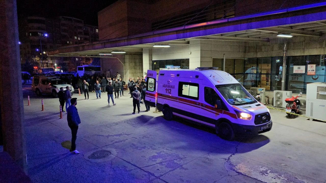 Siirt'te seçim kavgası: Ölü ve yaralılar var, sokağa çıkma yasağı ilan edildi