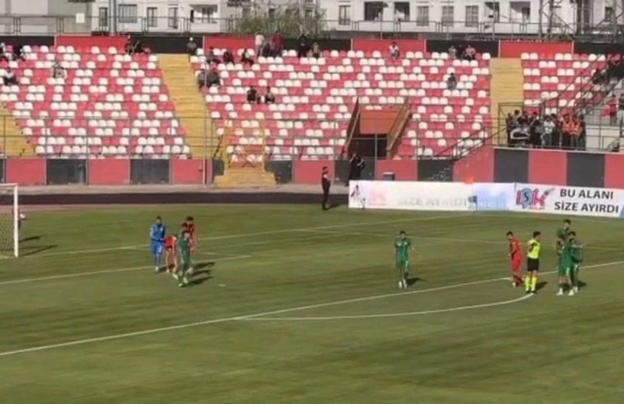 Vanspor - Ankaraspor mücadelesi ertelendi - 1. Resim