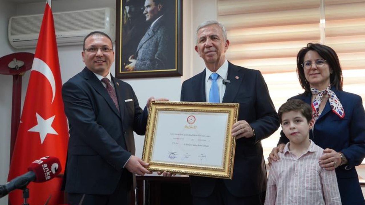 Ankara&#039;da ikinci Mansur Yavaş dönemi: Mazbatasını aldı