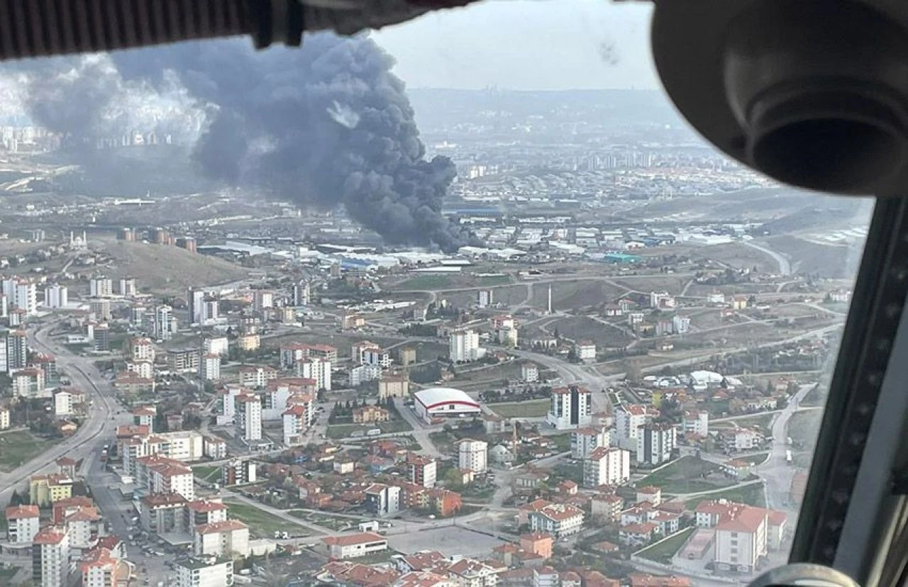 ''Ateş Kuşları'' Ankara'daki yangının yayılmasını böyle önledi - 1. Resim
