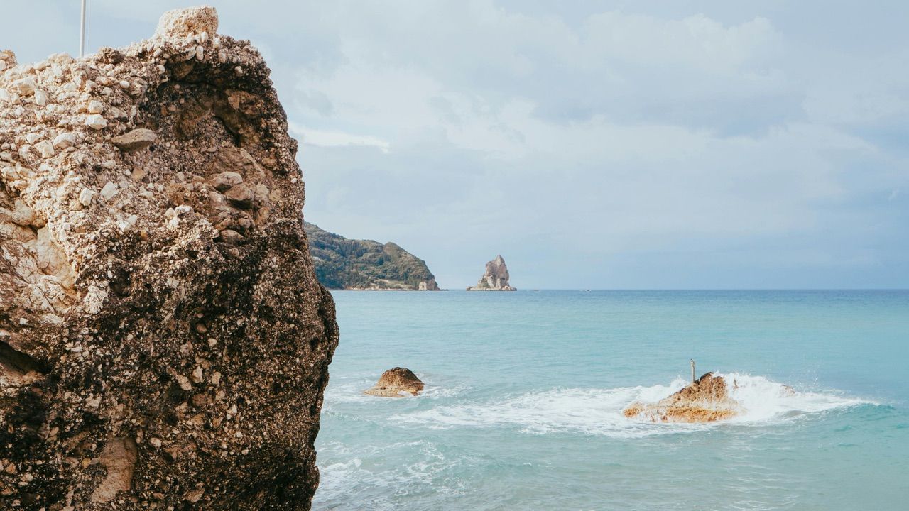 Batnoz/Patmos Adası’nda plajları ve tarihi yerleri ziyaret edin! İşte, seyahat rehberi