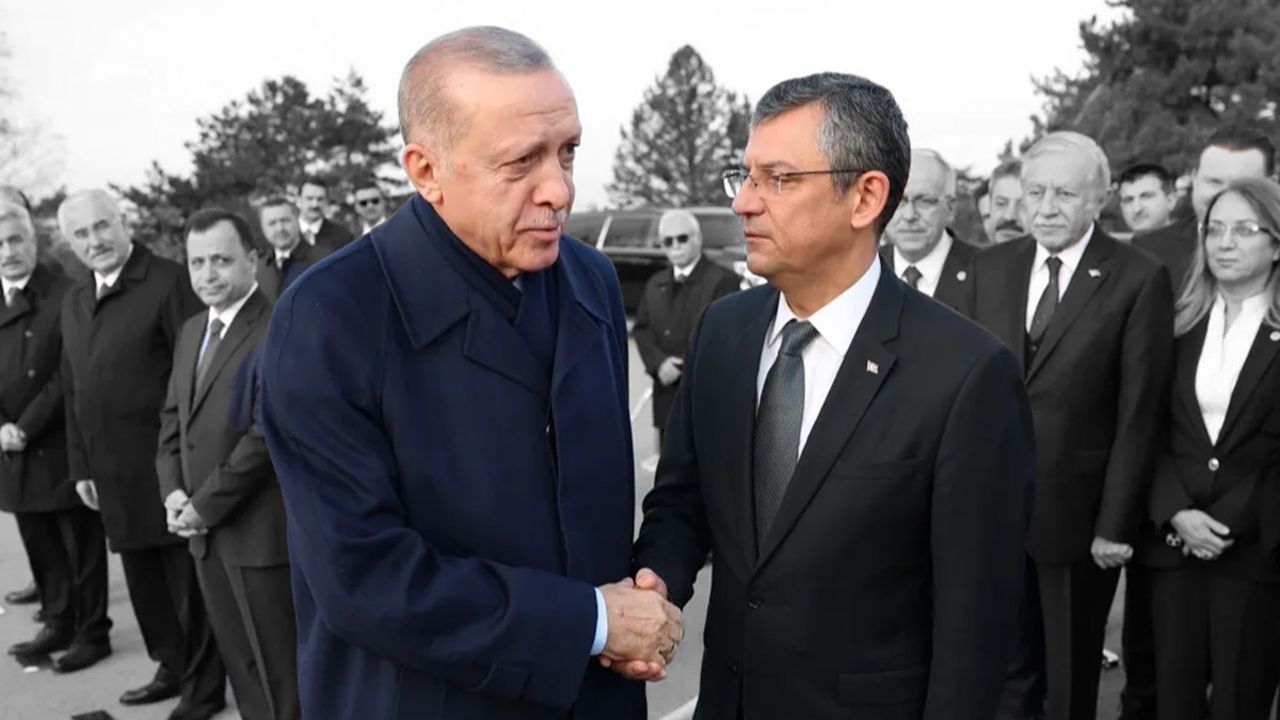 CHP lideri Özgür Özel&#039;den gündem olacak sözler: Erdoğan&#039;ı aramak bana düşer