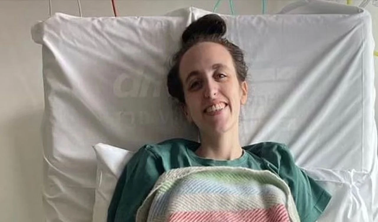 Karnındaki ağrıyı idrar yolu enfeksiyonu sandı kanser çıktı! Genç kız şimdi herkesi uyarıyor - 2. Resim