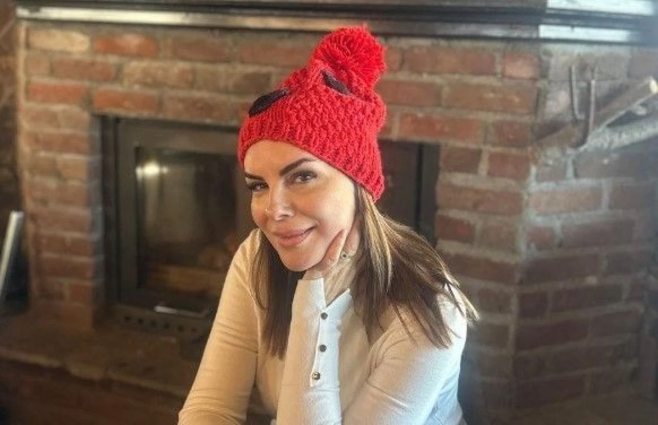 Oyuncu Enis Fosforoğlu’nun kızı Seren Fosforoğlu hakkında bilgiler - 1. Resim