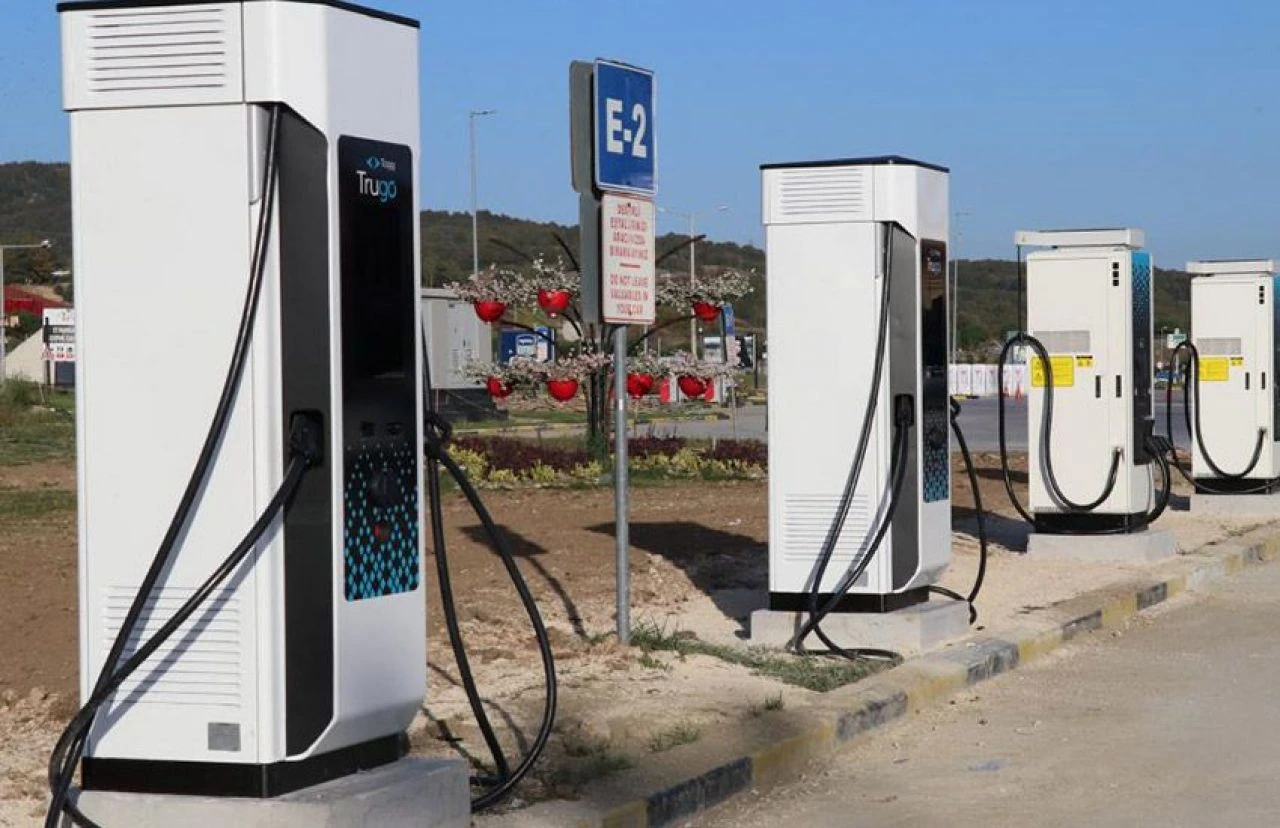 Togg'dan bayramda yola çıkacaklara uyarı! İki saat detayı ve rotaya dikkat - 3. Resim