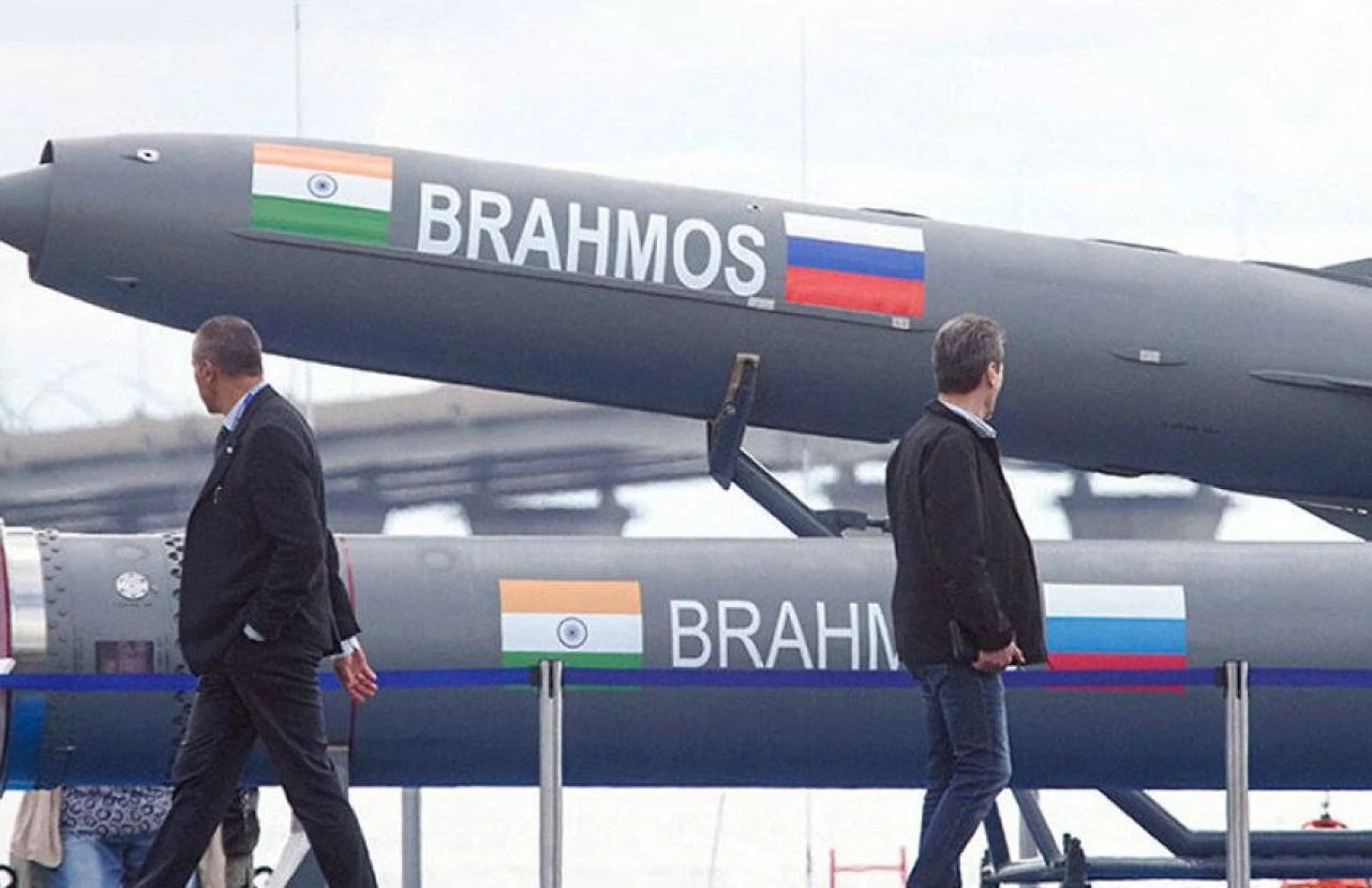 Türkiye’nin S-400’lü savunmasına karşı sinsi plan! Yunanistan bir ülkeyle Brahmos için anlaştı