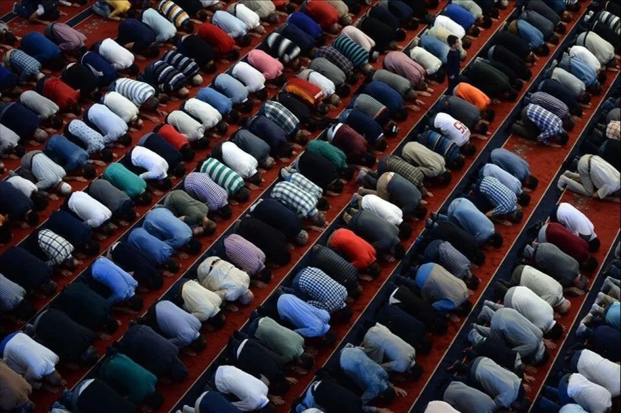 Antalya'nın Döşemealtı ve Kaş ilçelerinde bayram namazı saat 07.00'da kılınacak - 1. Resim