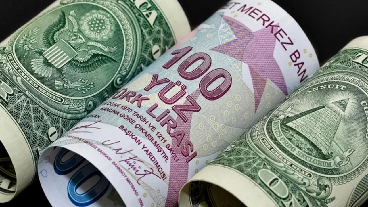 Dolar/TL&#039;de günün ilk rakamları! Uzmanlar &#039;TL&#039;deki baskı azalabilir&#039; dedi