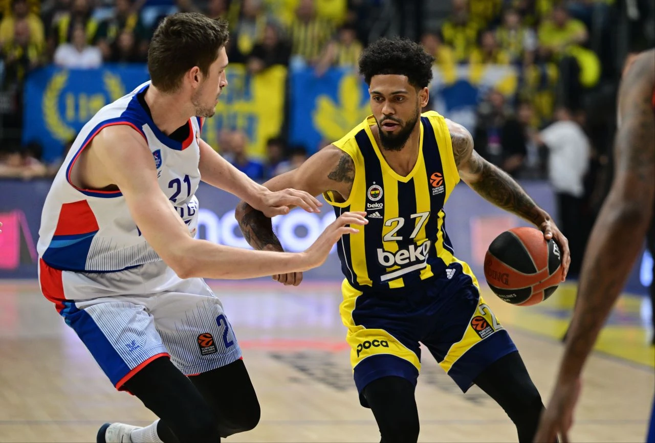 EuroLeague'de derbiyi Anadolu Efes kazandı