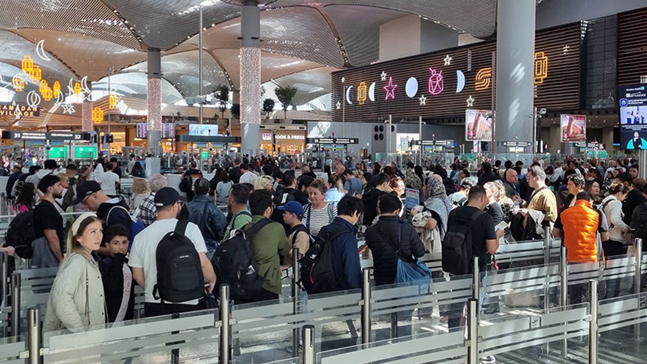 İstanbul Havalimanı'nda bayram tatili yoğunluğu başladı