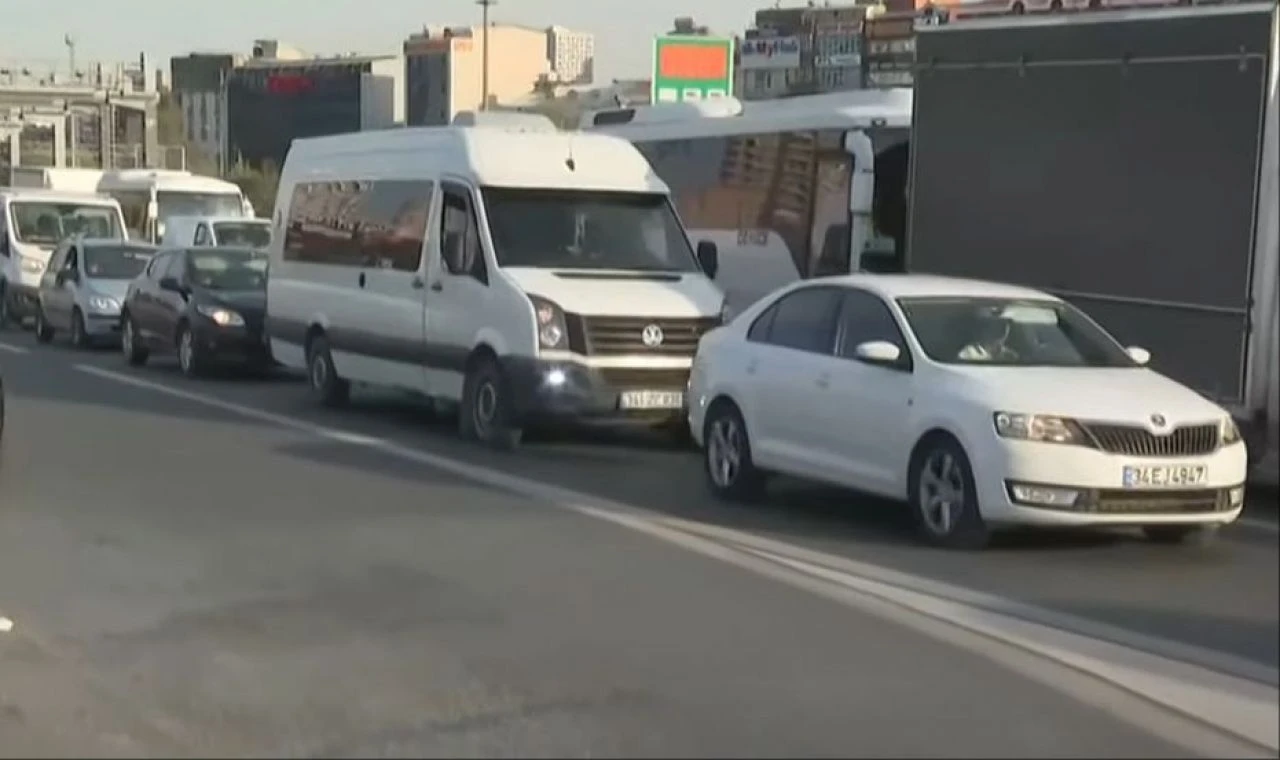 İstanbul trafiğinde bayram yoğunluğu! Yüzde 80'e dayandı  