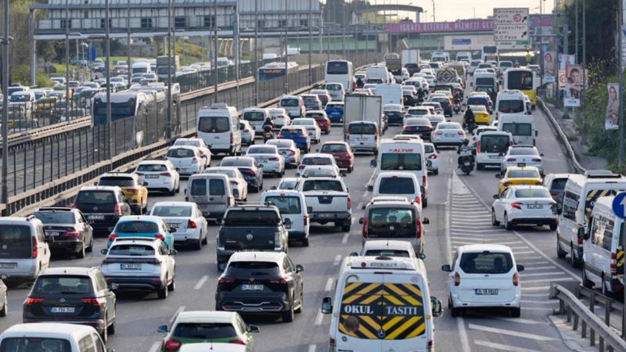 İstanbul&#039;da bayram öncesi trafik yoğunluğu