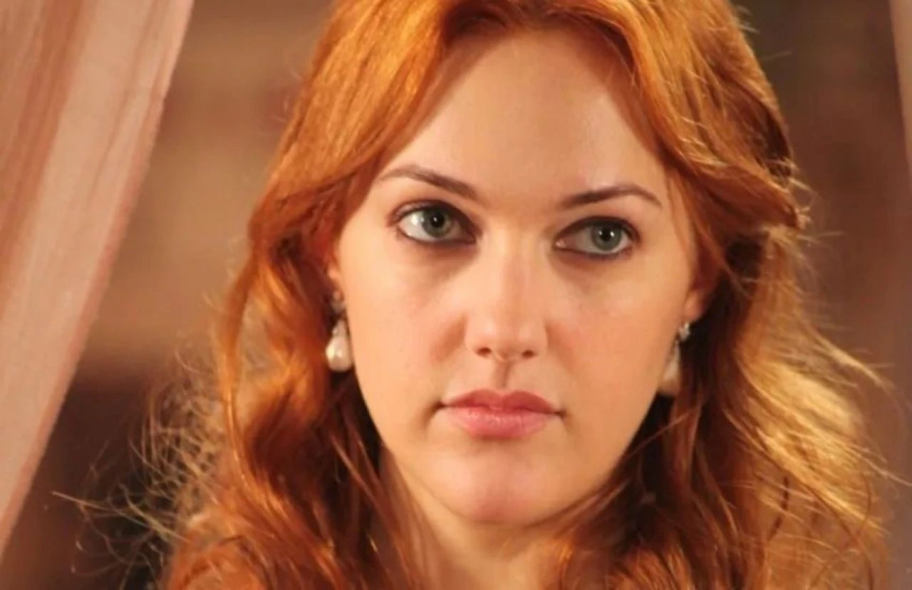 Meryem Uzerli misafirliğe gitti, dudak uçuklatan ücret kazandı