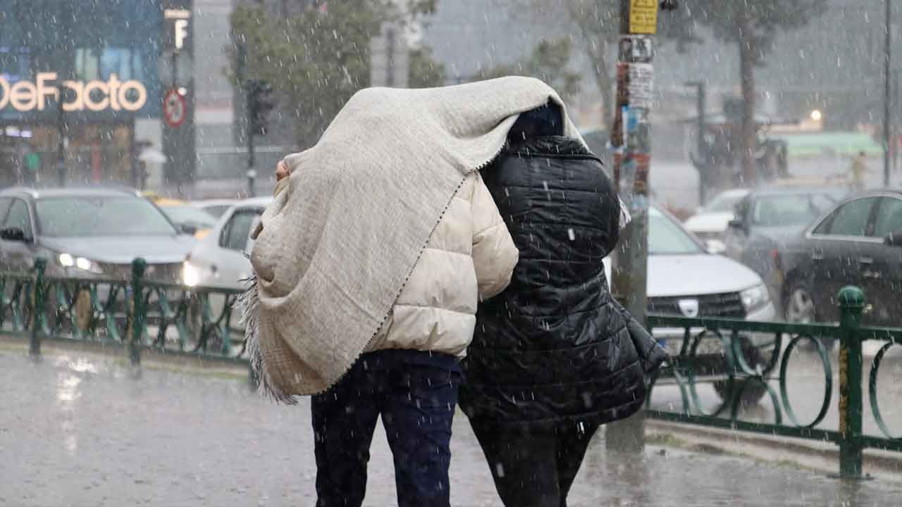 Meteoroloji uyardı: Sıcaklık düşüyor, yağmur geliyor! İşte 5 Nisan il il hava durumu